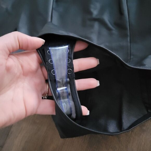 WOLFORD x AMINA MUADDI TURTLENECK VEGAN LEATHER BODYSUIT size 10 M - Picture 8 of 13